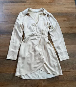 Abercrombie & Fitch Cream Wrap-Style Mini Dress Size XXS thumbnail 1