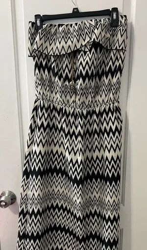 San Carro New York Strapless Maxi Dress Womens Large Black White Chevron NWT thumbnail 1