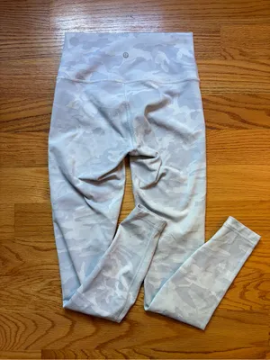 Lululemon Wunder Under High-Rise Tight in Luxtreme Camo White‎ size 6 thumbnail 7