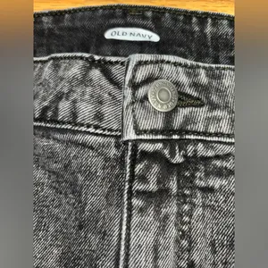 Old Navy 2 Toned Black Denim Short Skirt Women’s Size 14 Distressed Raw Hem EUC thumbnail 4
