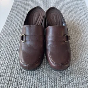 Vintage Croft & Barrow Dark Chocolate Brown Leather Loafer Mules Size 7.5 thumbnail 8