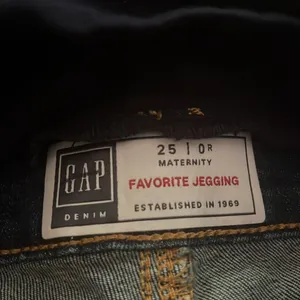 Gap NWT women's maternity blue jeans size 25 thumbnail 6