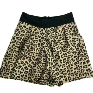 Zara‎ Women's Leopard Print High-Rise Culottes Shorts Size XS Brown and Black thumbnail 2