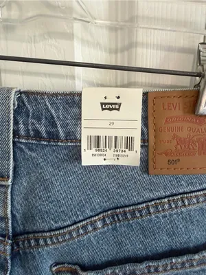 Levi's 501 Original High Rise Women's Shorts Medium Wash Size 29 NWT thumbnail 3