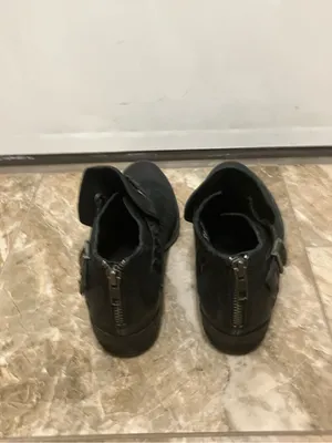 BORN Nolina Black Leather Buckle Booties 6M thumbnail 2