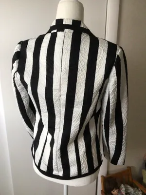 Tricotto Black And White Textured Blazer- Sz Sm thumbnail 4