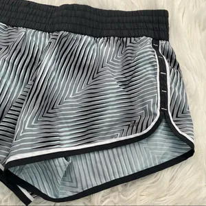 Xersion Women's Semi-Fitted Athletic Running Shorts Gray‎ Black Light Blue Geo thumbnail 3