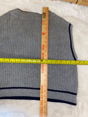 Abercrombie & Ditch Women's Grey black stripe trim V-Neck Knit Sweater Vest S thumbnail 5