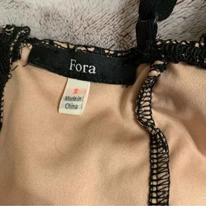 Fora Black Floral Lace Crop Top Nude Lining Adjustable‎ Straps Small Back Zip thumbnail 3