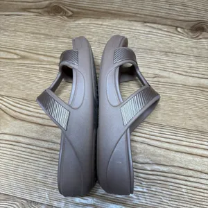 Crocs Monterey‎ Metallic Wedge Shoes Sz 7 Slip On Comfort Cushion Sandals 207144 thumbnail 6