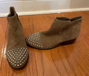 Steve Madden Praque Studded Leather Ankle Boots – Edgy Retro Tan – Size 7 thumbnail 1