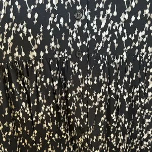 Garnet Hill Shirt Dress Women 4 Black White‎ Floral Long Sleeve V-Neck Pockets thumbnail 3