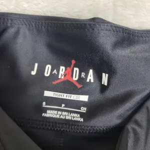 Air Jordan Women's Biker‎ Tights Black-Red DC2177-010 Size Small thumbnail 3