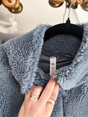 Alo foxy sherpa blue jacket medium thumbnail 3