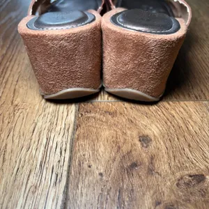 Naturalizer N5 Comfort Brown Leather Crisscross Wedge Sandals Womens 7.5 M -READ thumbnail 3
