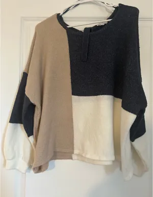 Block long sleeve sweater Multiple Size M/L thumbnail 1