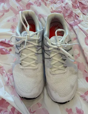 Nike Zoom Span 3 Size 9 White Pink Running Shoes CQ9267-105 thumbnail 1