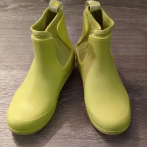 Ugg Chevonne Waterproof Chelsea Rain Boots With Sherpa Lining Size 5 thumbnail 1