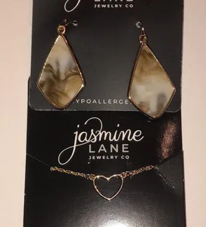Jasmine Lane Gold Tone Cream Earrings and Necklace Set thumbnail 1