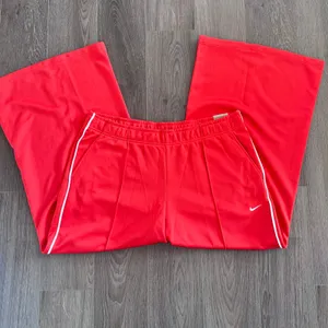 Nike Sportswear Mid-Rise Wide Leg Track Pants Picante Red Orange Women XL Baggy thumbnail 2