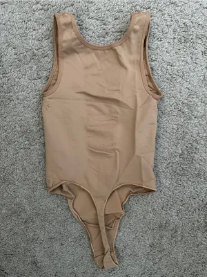 SKIMS Seamless Sculpt Scoop Neck Thong Bodysuit in Clay Sz. Medium thumbnail 6