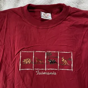 Vintage The Tasmanian Topsco Embroidered Souvenir Unisex T-Shirt from Australia thumbnail 2