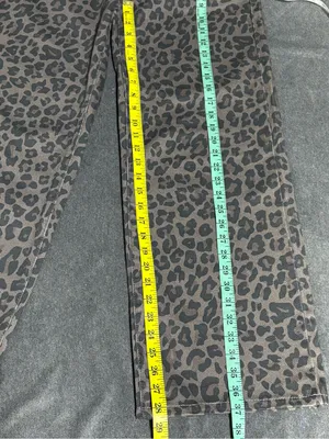 Wild Fable Taupe and Black Leopard Wide-Leg Jeans Size 0/R thumbnail 4
