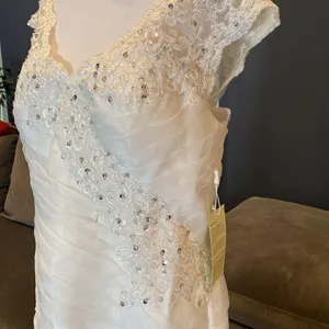 Women’s Wedding Dress Mermaid Fit Zip Up Back Small Train Size 14 NWT thumbnail 4