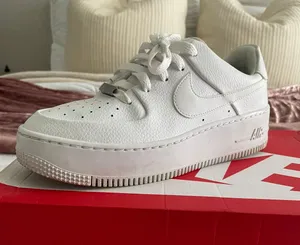 Size 8.5 thumbnail 1