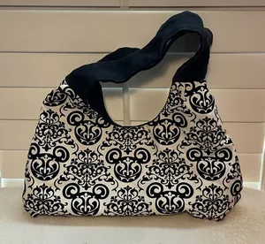 Chic Black and White Women's Shoulder Bag thumbnail 1