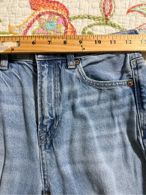 American Eagle size 0 short strigid light denim distressed jeans preppy casual thumbnail 3