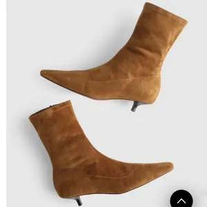 MADEWELL The Ciel Glove Ankle Boot in Warm Chestnut Suede Size 8 thumbnail 2