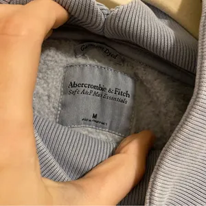 Abercrombie and Fitch Soft Max Essentials Pullover size Medium thumbnail 5