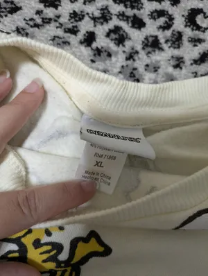 Peanuts Snoopy Cropped Off White Graphic Sweater Yellow Size XL thumbnail 5