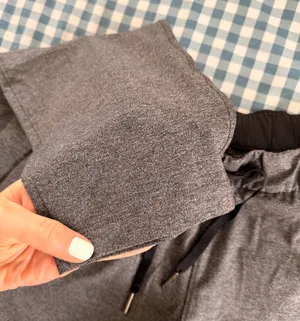 Lululemon Cropped Joggers thumbnail 4