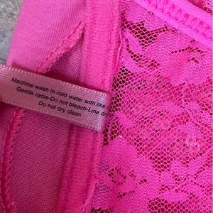 Tarea Rue 21 Medium Juniors Sequin Lace Hot Pink Bandeau Bra Top thumbnail 7
