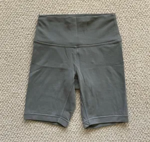 Lululemon Wunder Train High Rise Shorts 8” Size 6 Grey Sage Green Everlux EUC thumbnail 1