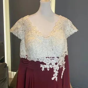 Women’s Ivory Lace Top Chiffon V-Neck with Cap Sleeves Formal Dress Size 18 thumbnail 2