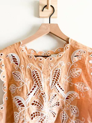 Farm Rio Sand Richilieu Embroidery Sleeveless Crop Top Size M thumbnail 3