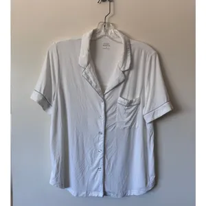 Cozy Earth White Women's Pajama top thumbnail 2