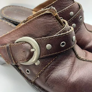 b.ø.c Brown Leather Clogs Slides Studded Buckle Comfort Shoes‎ Women’s 8 BC6650 thumbnail 13