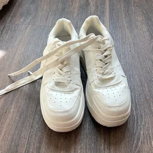 Berksha White Sneakers thumbnail 2