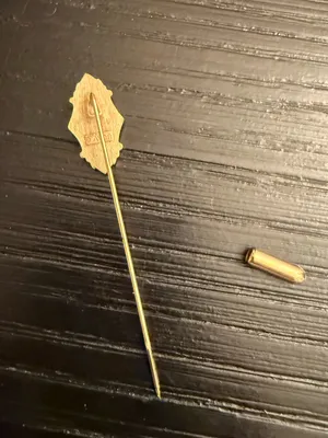 Vintage AVON 70's Stick Pin Kensington Victorian Revival Gold Tone Lapel Pin thumbnail 6