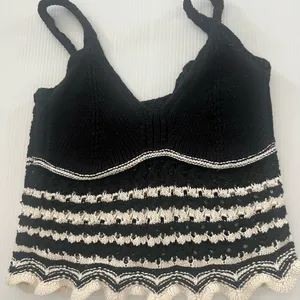 American Eagle Black & Cream Knit Crop Tank Top thumbnail 2