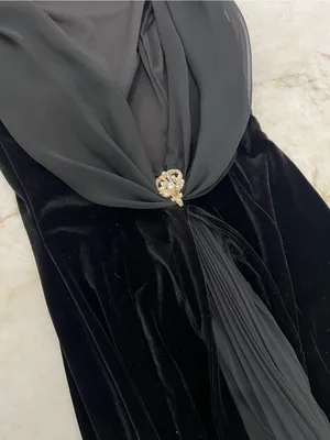 TADASHI Black Velvet Brooch Evening Gown Size XS thumbnail 2