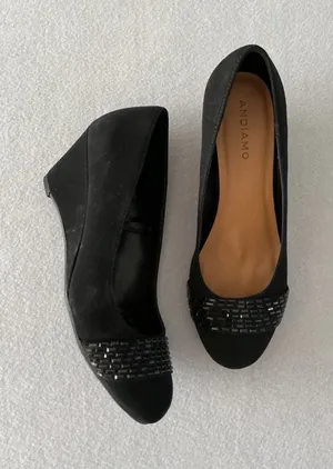 Andiamo Wedge Pumps Size 10 Black‎ Beaded Toe Slip On Shoes thumbnail 1