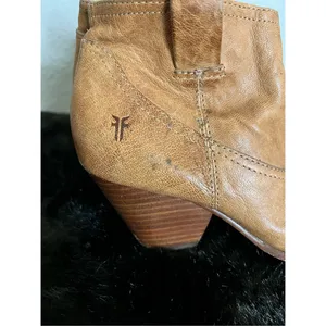 FRYE WM's Tan Reina's Camel Leather Booties Size 6.5 thumbnail 2
