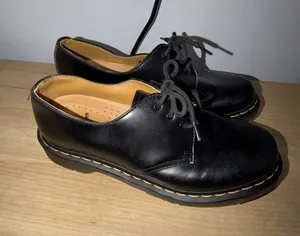 Dr. Martens 11837 Women's Oxford Shoes Black Leather Lace-Up Docs US Size 9 i thumbnail 1
