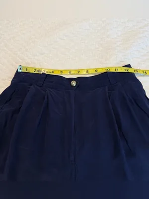 August Silk Vintage 100% Silk High Waisted Navy Dress Shorts Culottes Pleats 7” Inseam Sz 10 thumbnail 7