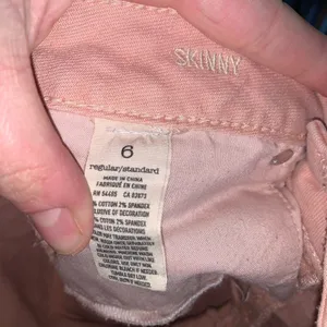 American Eagle blush barbiecore pink 6 skinny normcore jeans thumbnail 2